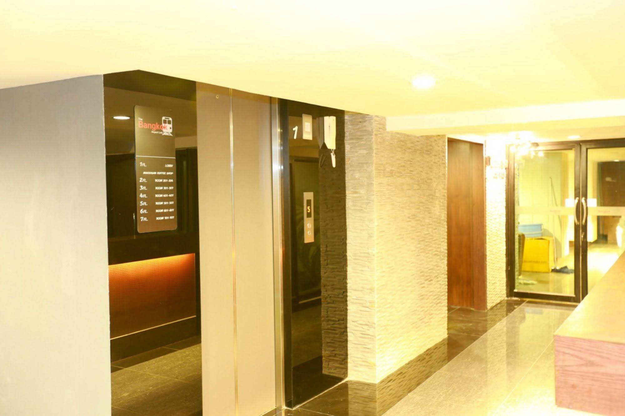 Collection O The Bangkok Airport Link Suite Exterior foto